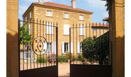 Maison en pierres dorées de Christophe Coquard